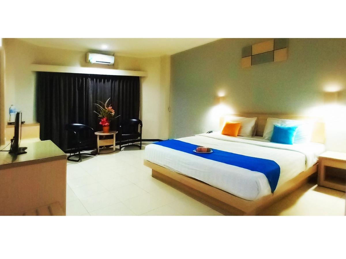 Merpati Hotel Pontianak Εξωτερικό φωτογραφία