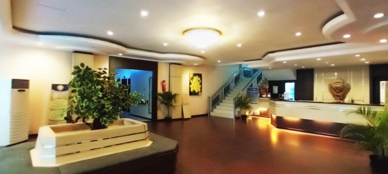 Merpati Hotel Pontianak Εξωτερικό φωτογραφία