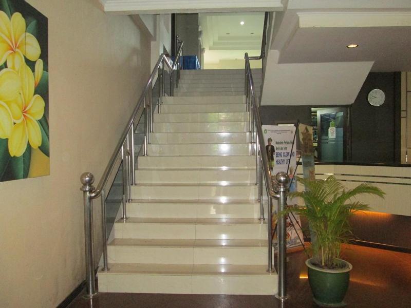 Merpati Hotel Pontianak Εξωτερικό φωτογραφία